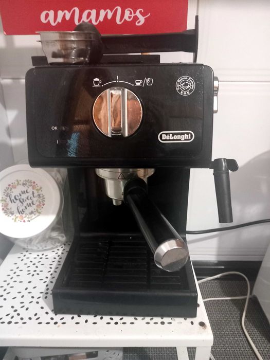 Maquina de cafe a funcionar na perfeicao