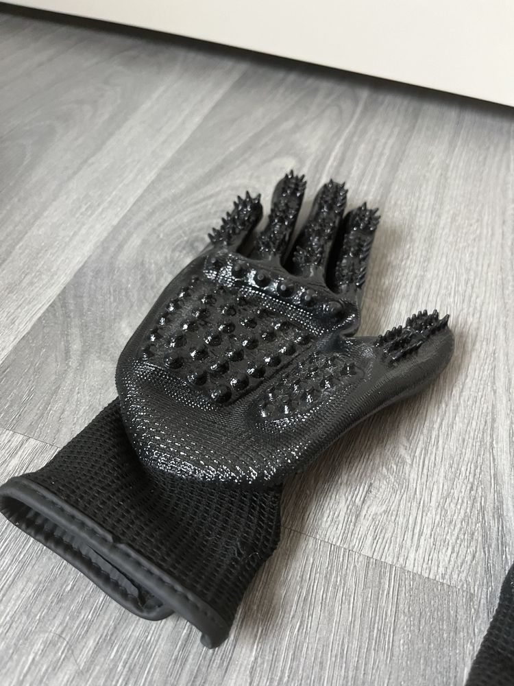 Рукавиці Handson для вичісування шерсті тварин
