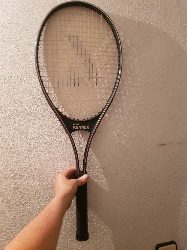 Vendo raquete com uma de oferta