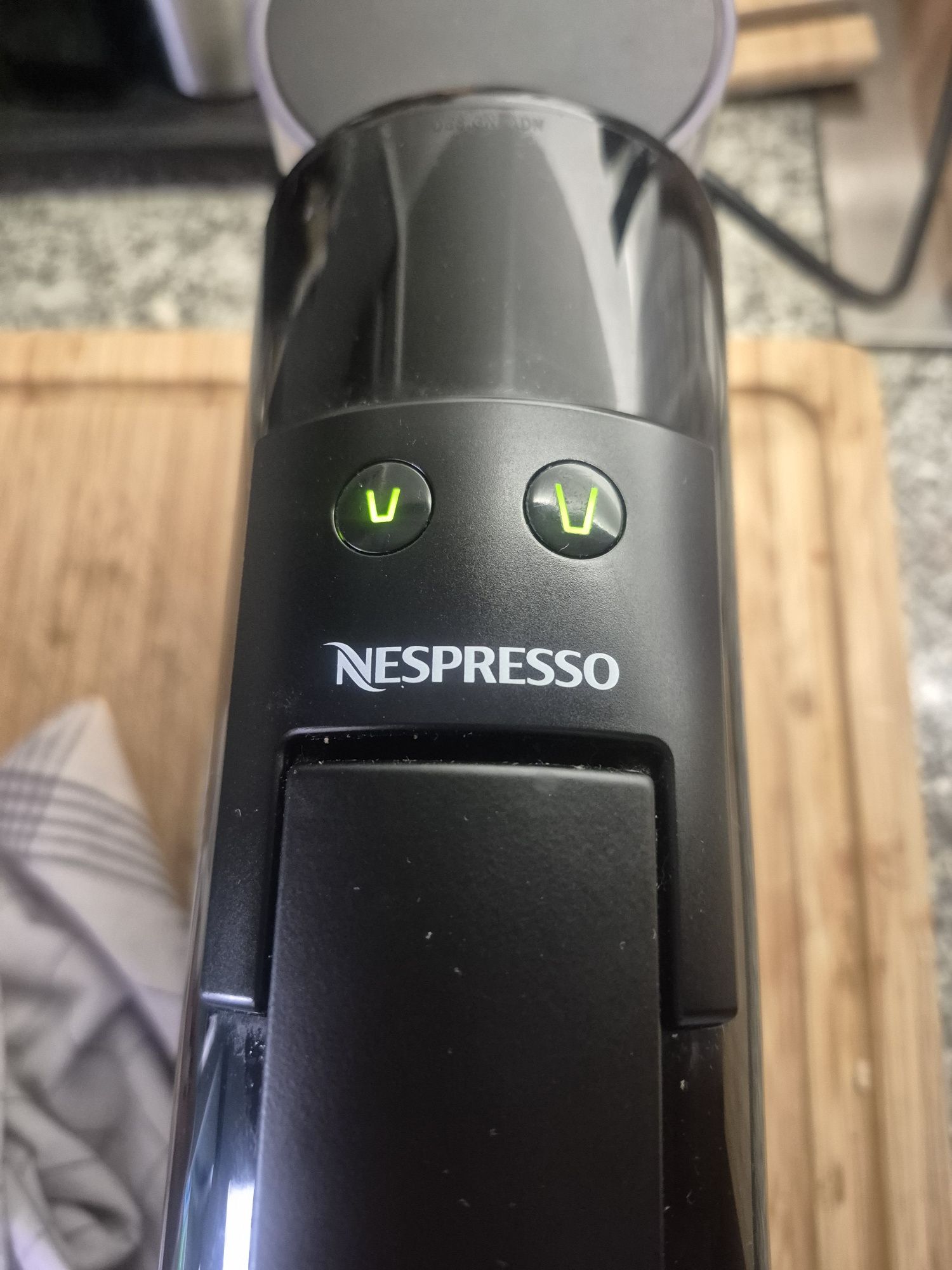Máquina Café Nespresso DeLonghi