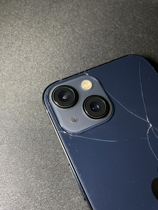 Продам Айфон 13 256