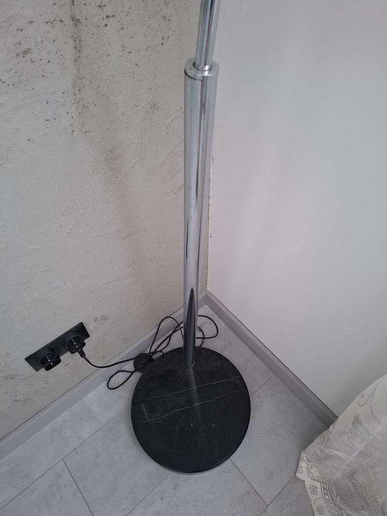 Lampa stojąca srebrna