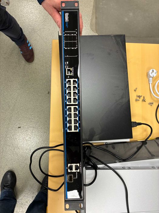 switch poe ubuqiti NV-S1621FPM