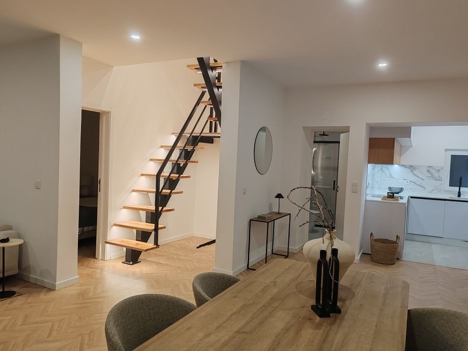 Eletricista profissional e experiente disponível. Orçamento grátis