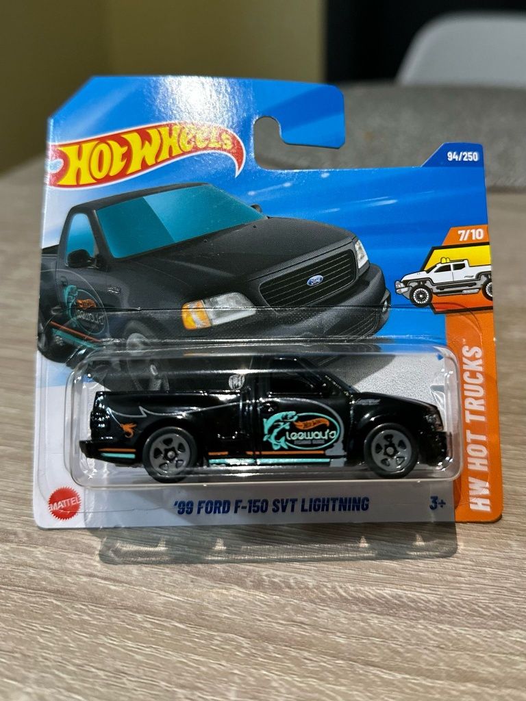 Miniatura Hot Wheels 99 Ford F-150 SVT LiGHTNING
