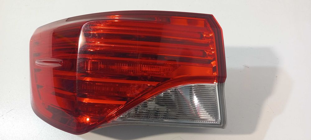 Toyota Avensis T27 lift sedan lampa tylna lewa Led oryginał 2011-14