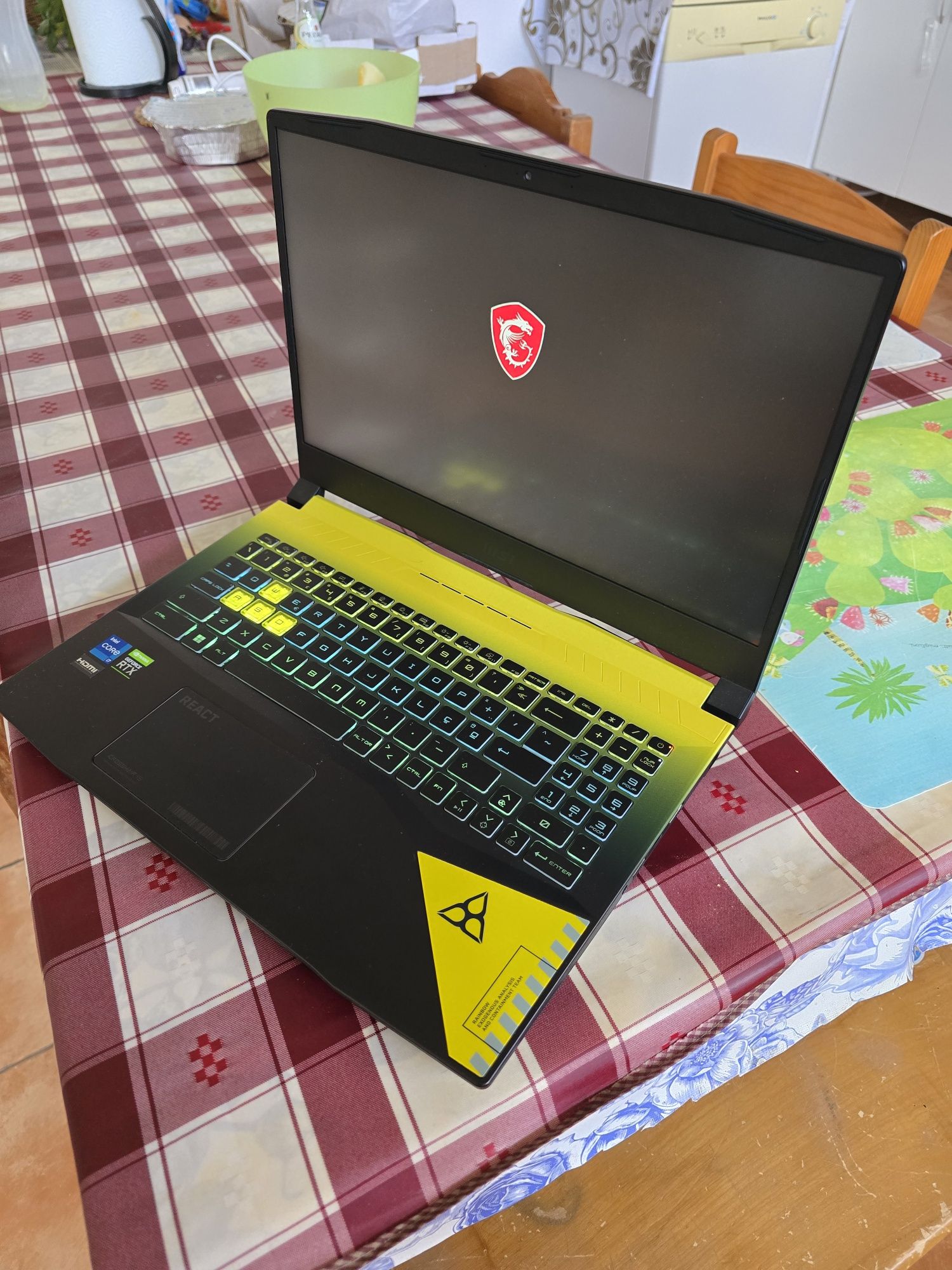 Portátil MSI 15.6" Crosshair 15