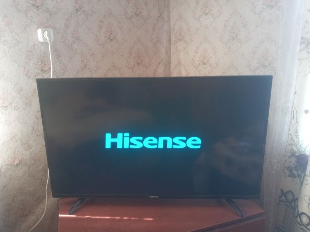 Телевізор Smart TV Hisense 43"