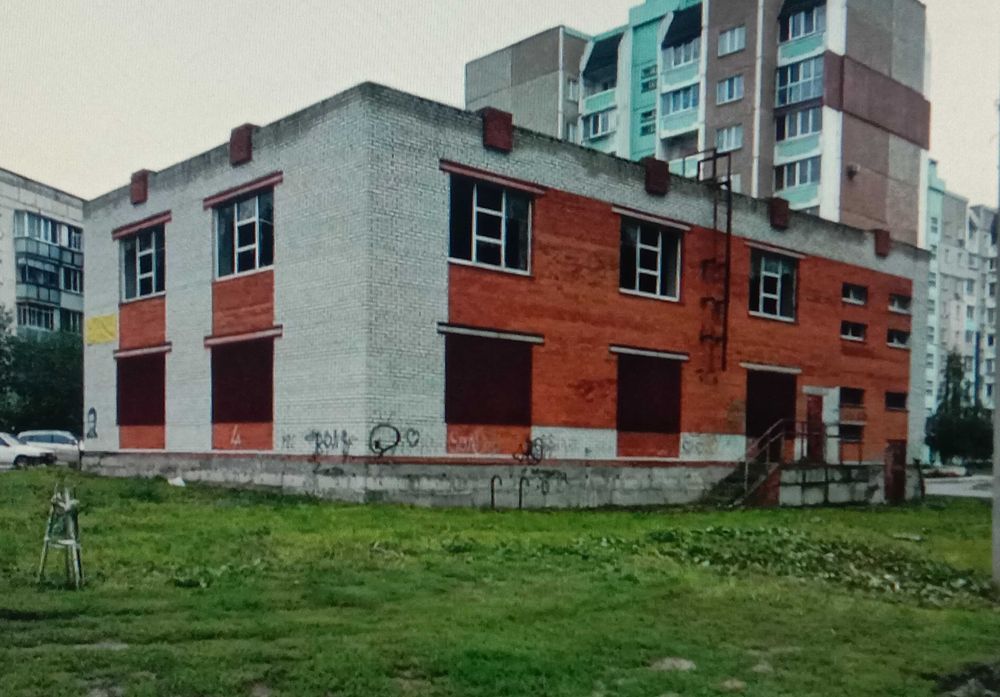 Продам окрему 2х поверхову будівлю в р-ні Льотна