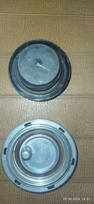 Кришка бака Ваз кодована,не Китай.