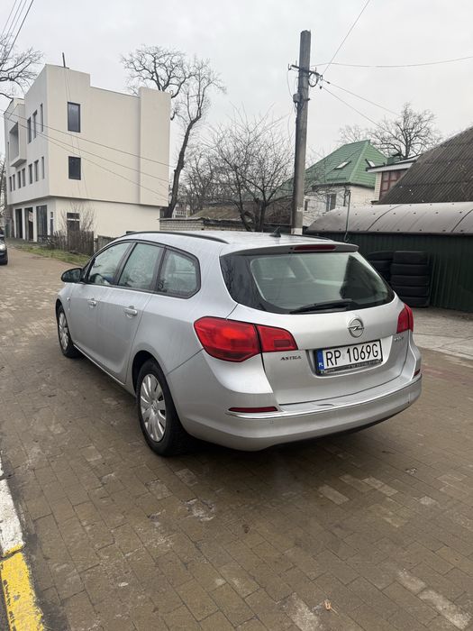 Opel Astra 2013 год 1.7 дизель механика