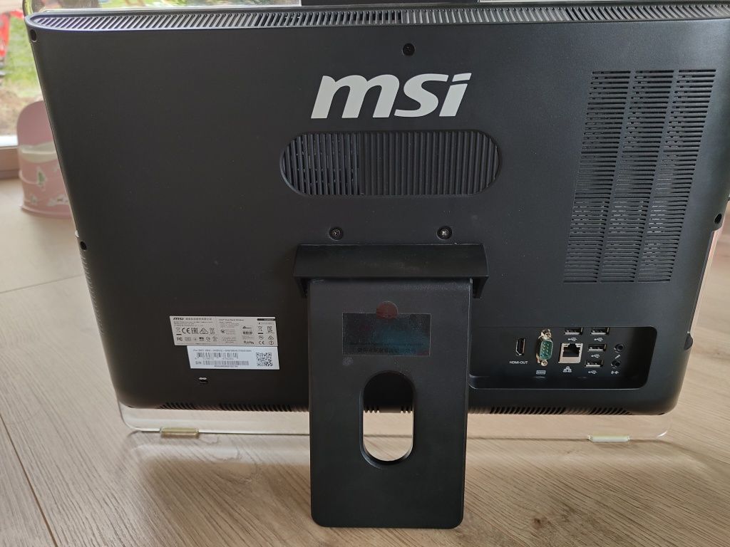 Komputer all on one MSI MS-AA8B dotyk