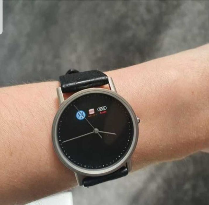 Часы с Логотипом