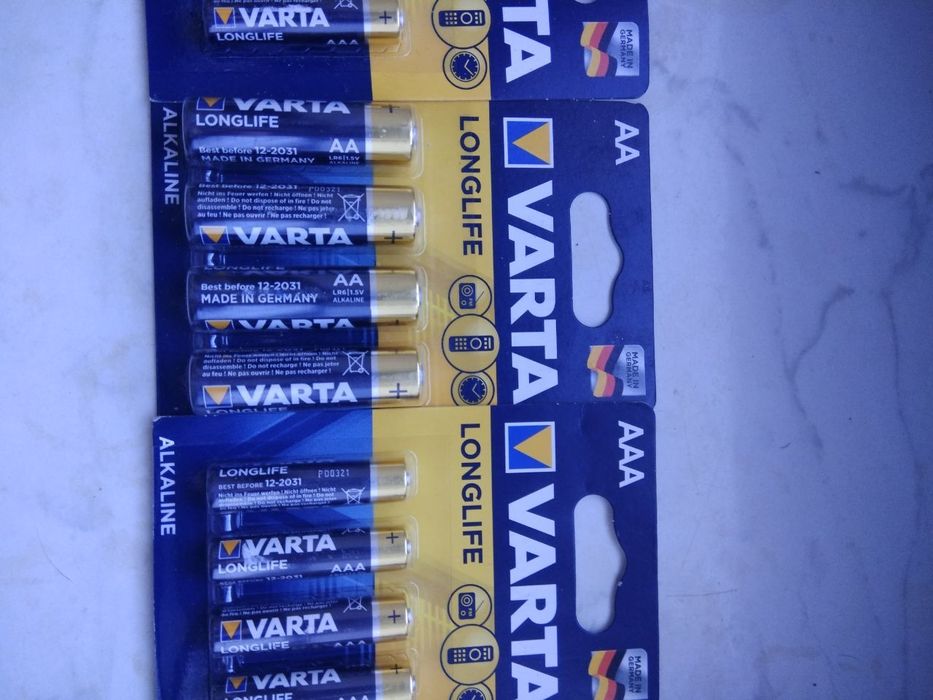 Алкалайн батарейка Varta longlife Alkaline размер ААА и АА