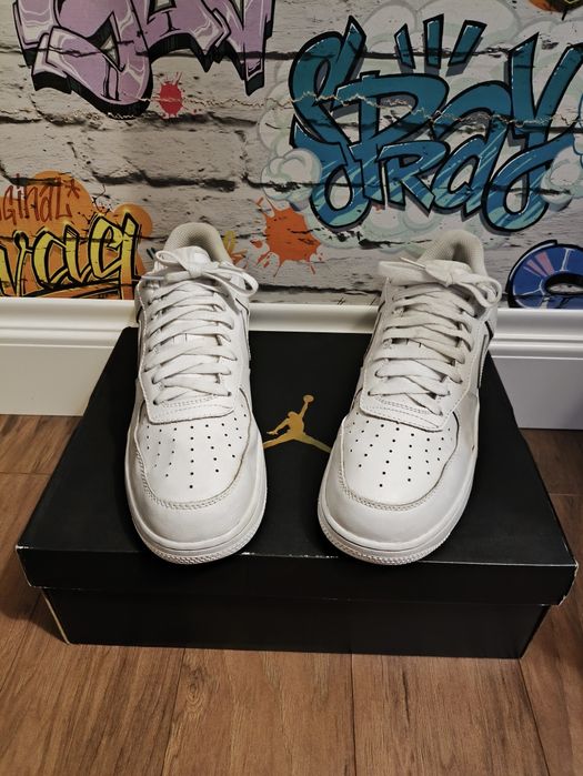 Białe Nike air force one