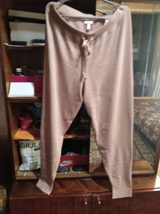 Спортивная одежда, модная