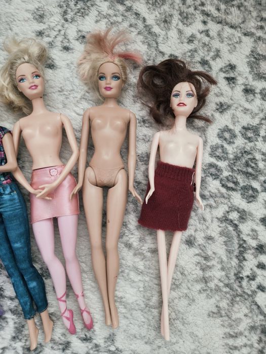Zestaw lalek barbie i innych