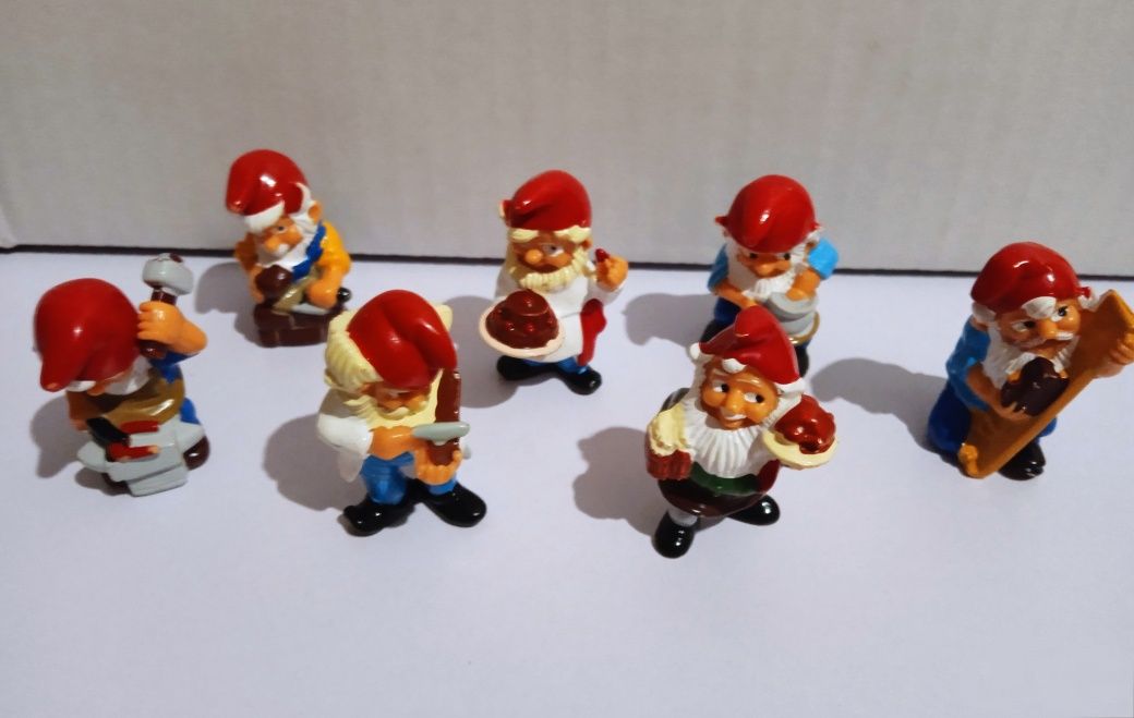 Коллекционные игрушки Киндер-сюрприз (Италия), новые