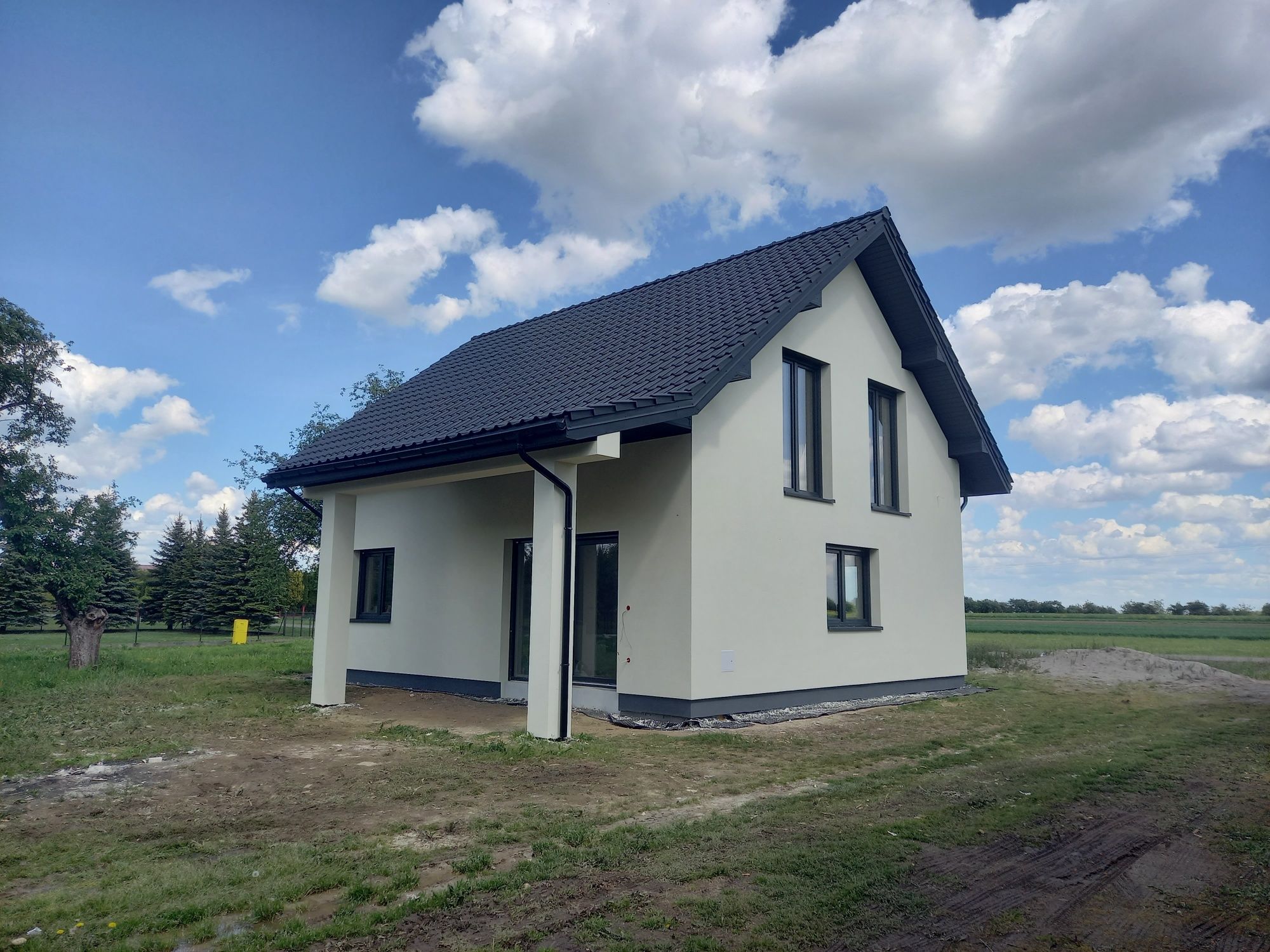 DOCIEPLENIA  BUDYNKÓW  /// izolacja  fundamentów/ malowanie/podbitka/