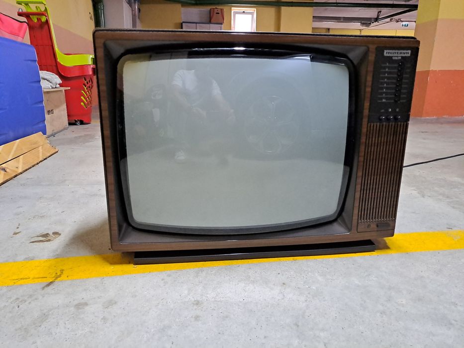 Televisão antiga Minerva