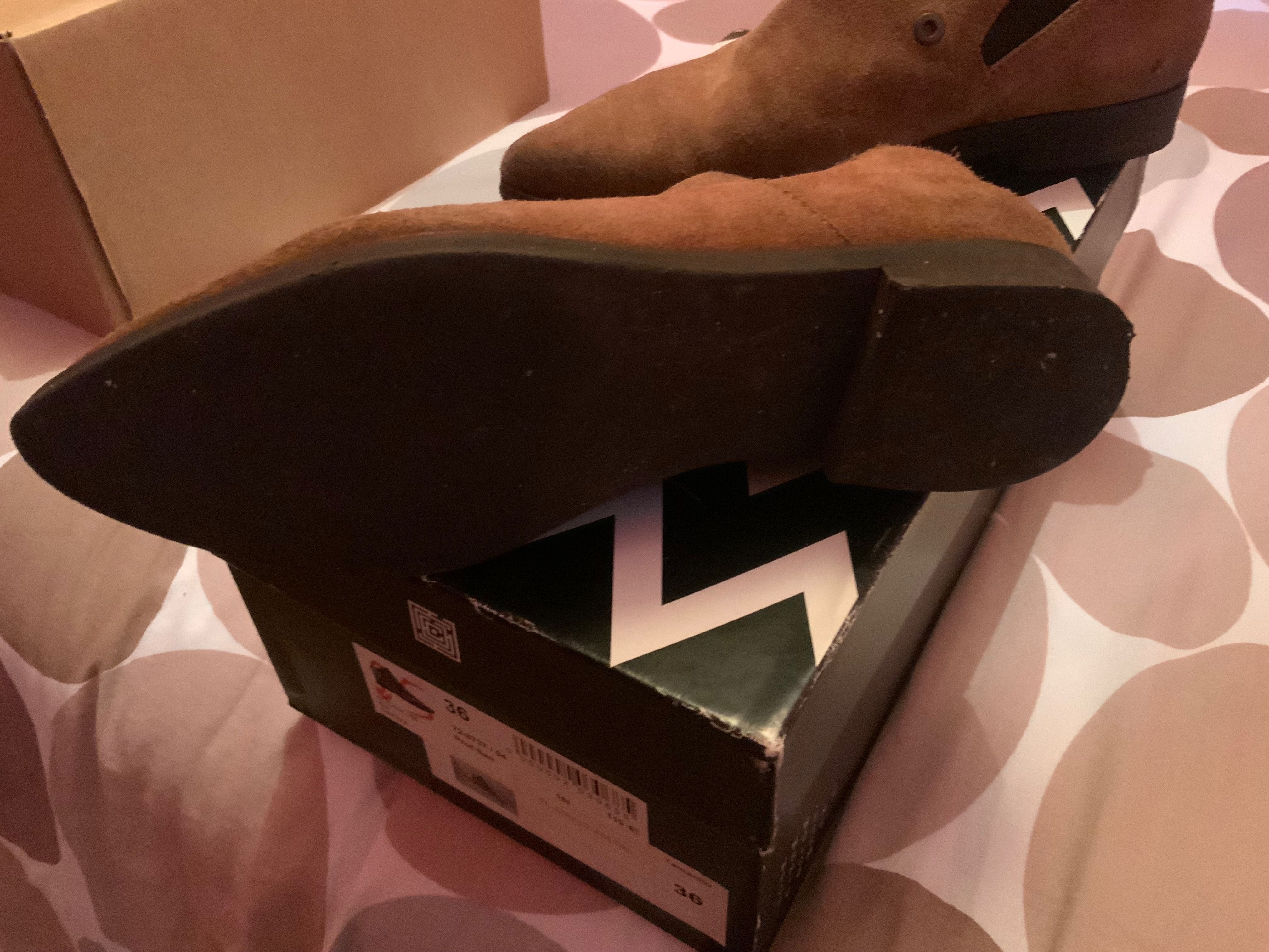 Botins castanhos 36