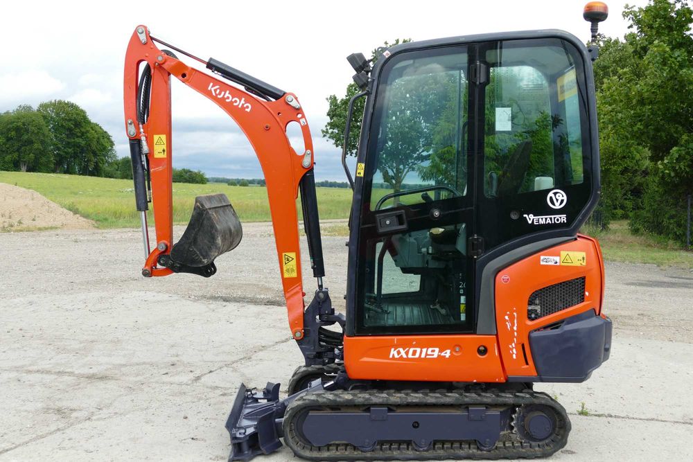 minikoparka kubota kx019-4 cztery łyżki