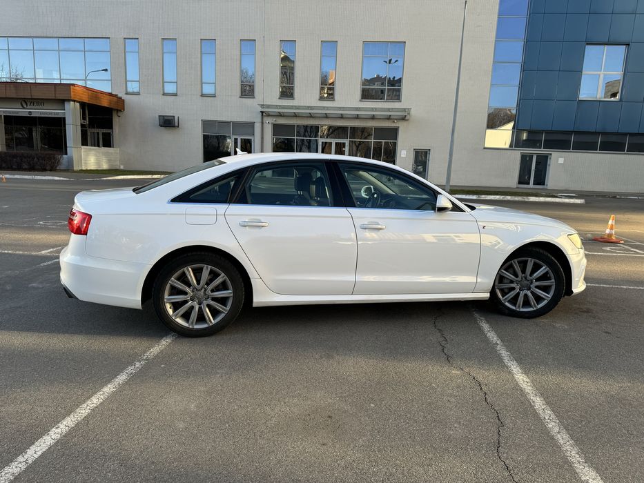 Авто Audi A6 2014 3.0ftsi Quattro