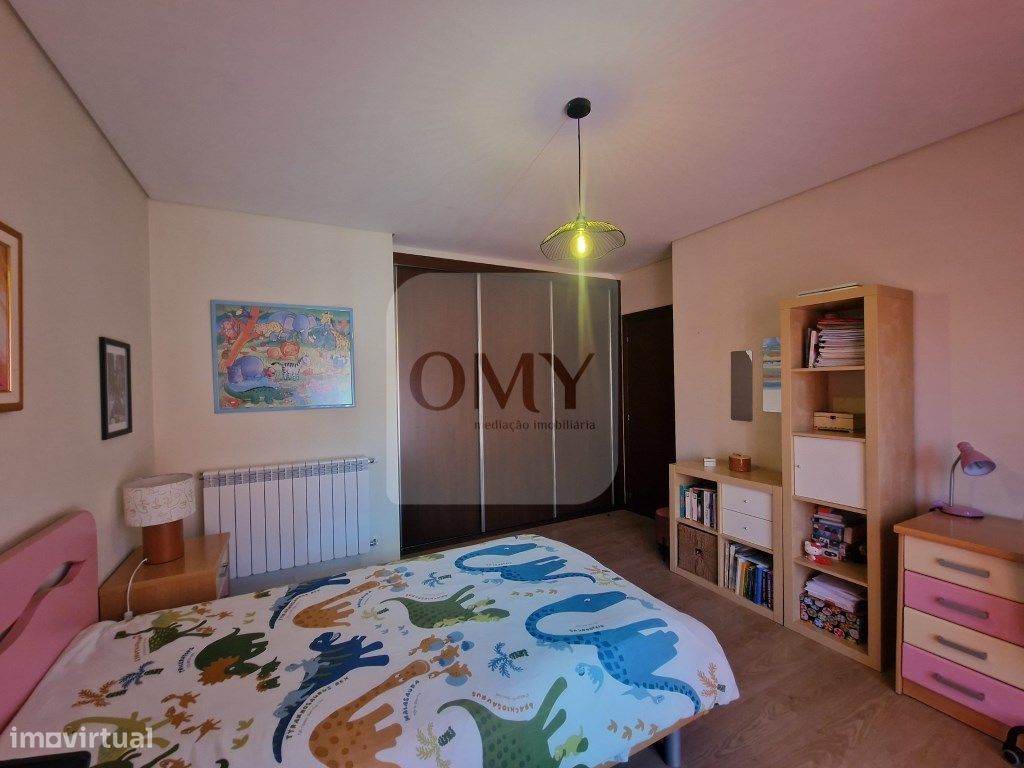 Moradia T3+1 de arquitetura moderna em Torneiros, Vila Real