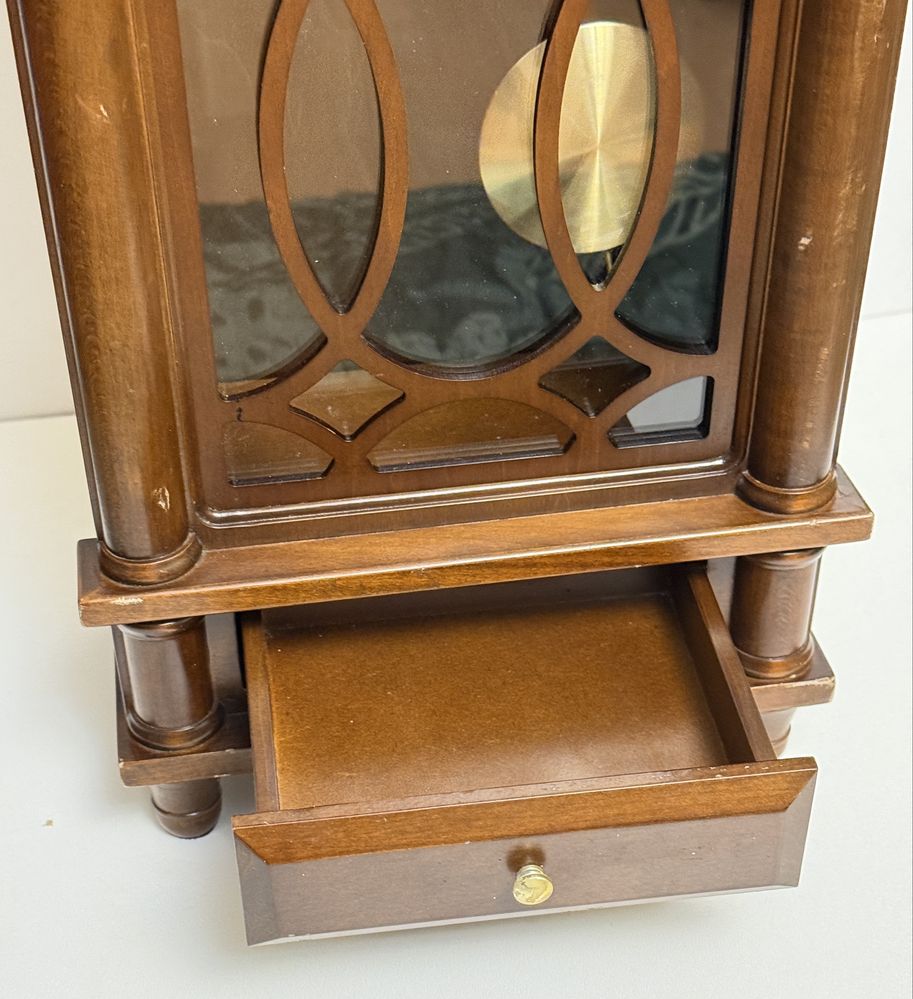 Stary zegar kwarcowy Lorna Mantel Clock Howard Miller