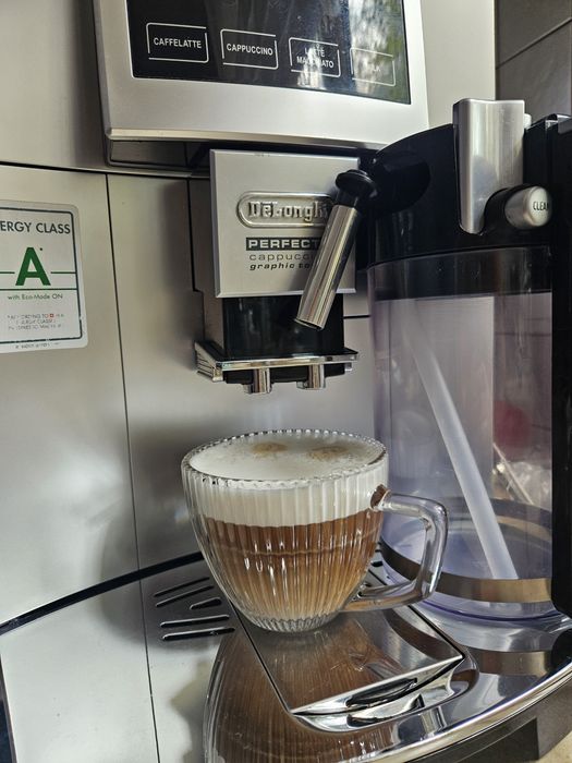 DeLonghi Perfecta ESAM 5600 ekspres do kawy ciśnieniowy 100%  sprawny