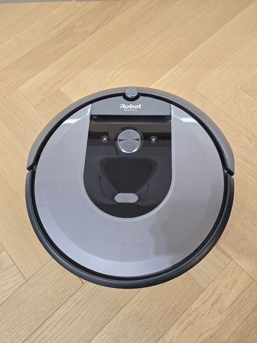 iRobot Roomba i7