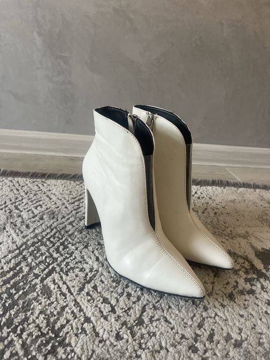 Альтернативний варіант між шпилькою та широким каблуком. Мега-зручні