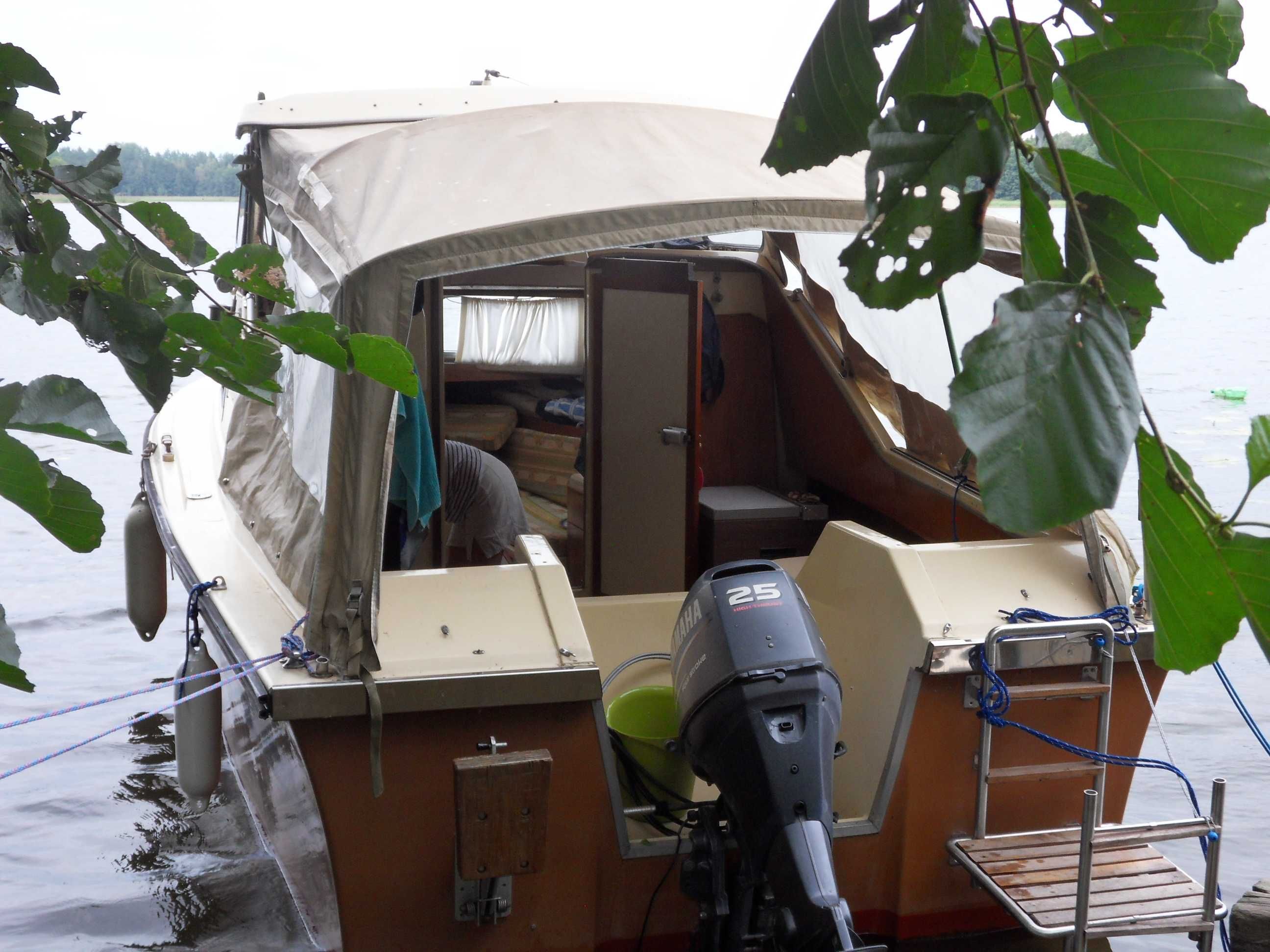 Motorówka Shetland typu "hausboot"