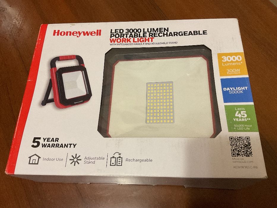 Прожектор акамуляторный led 3000 lumen