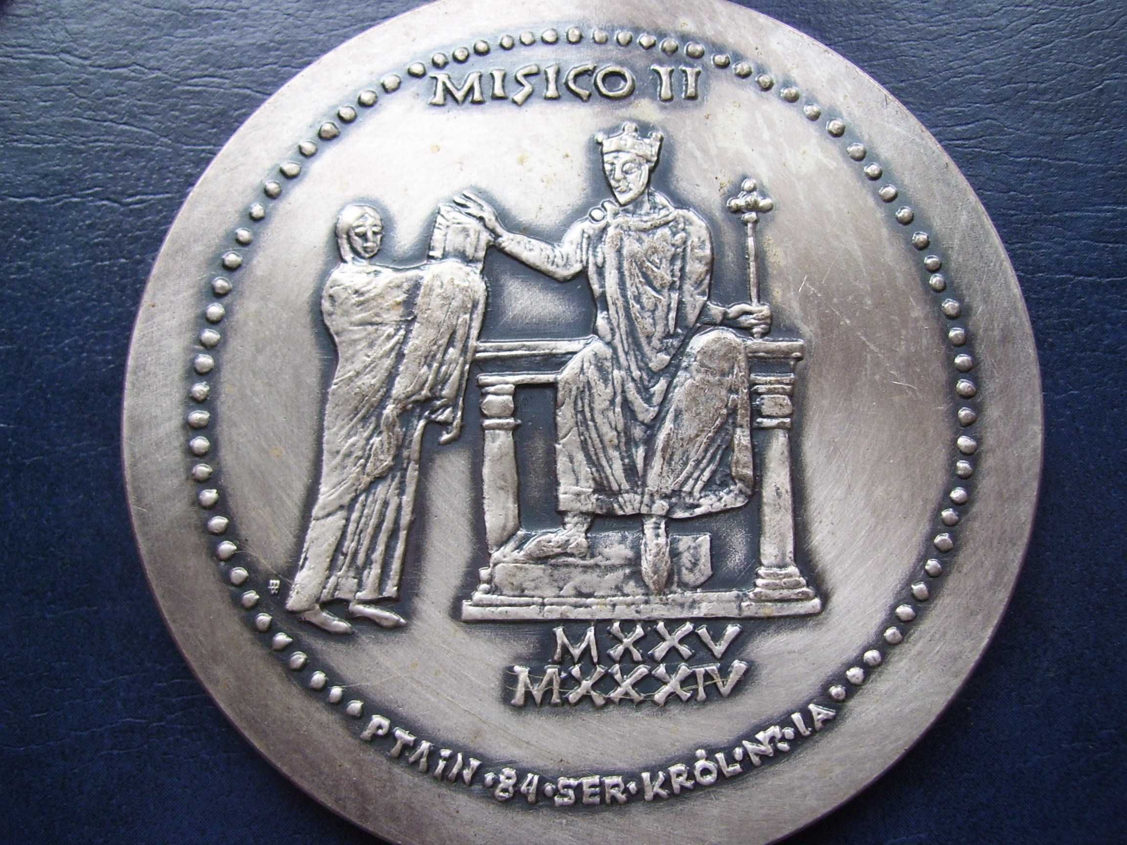 Stare monety Mieszko II Seria Królewska PTAiN 70 mm