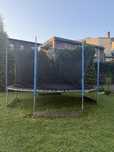 Trampolina ogrodowa