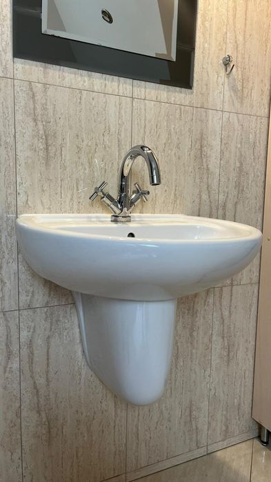 Umywalka z baterią
