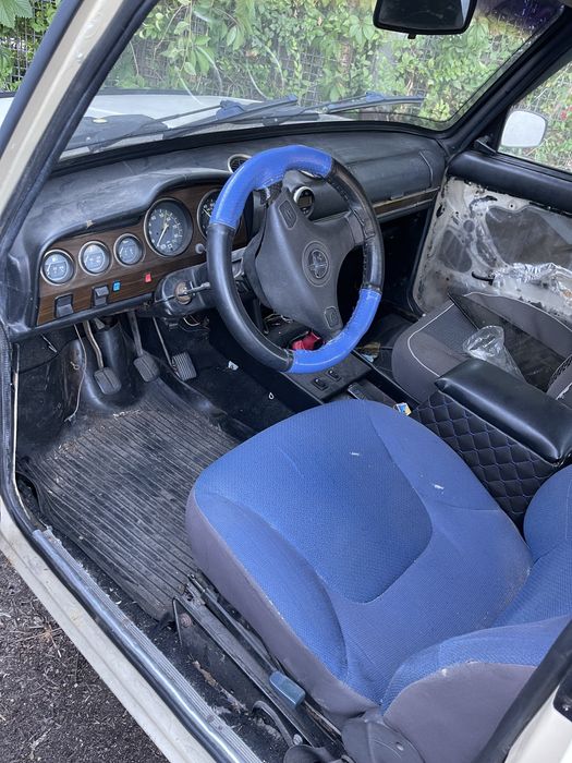 Продам ваз 2106 авто на ходу їде добре