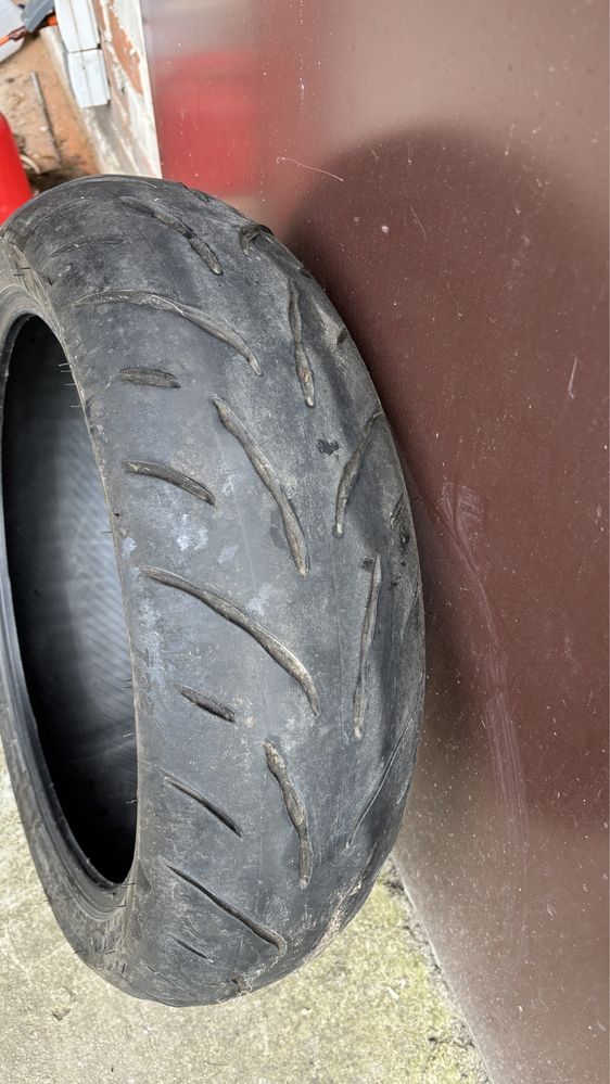 Opona motocyklowa 180 -55 r17