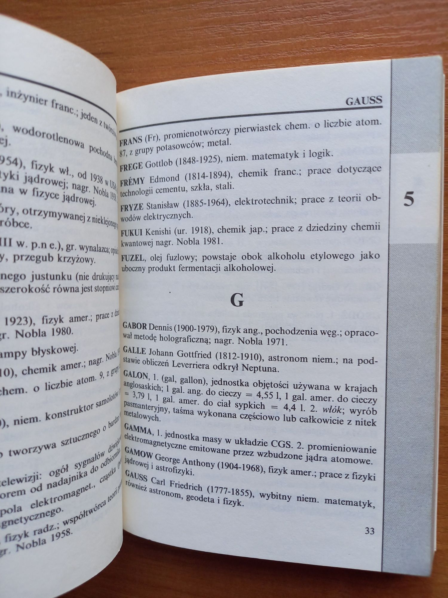 kieszonkowa ENCYKLOPEDIA dla Krzyżówkowiczów - fizyka chemia lotnictwo