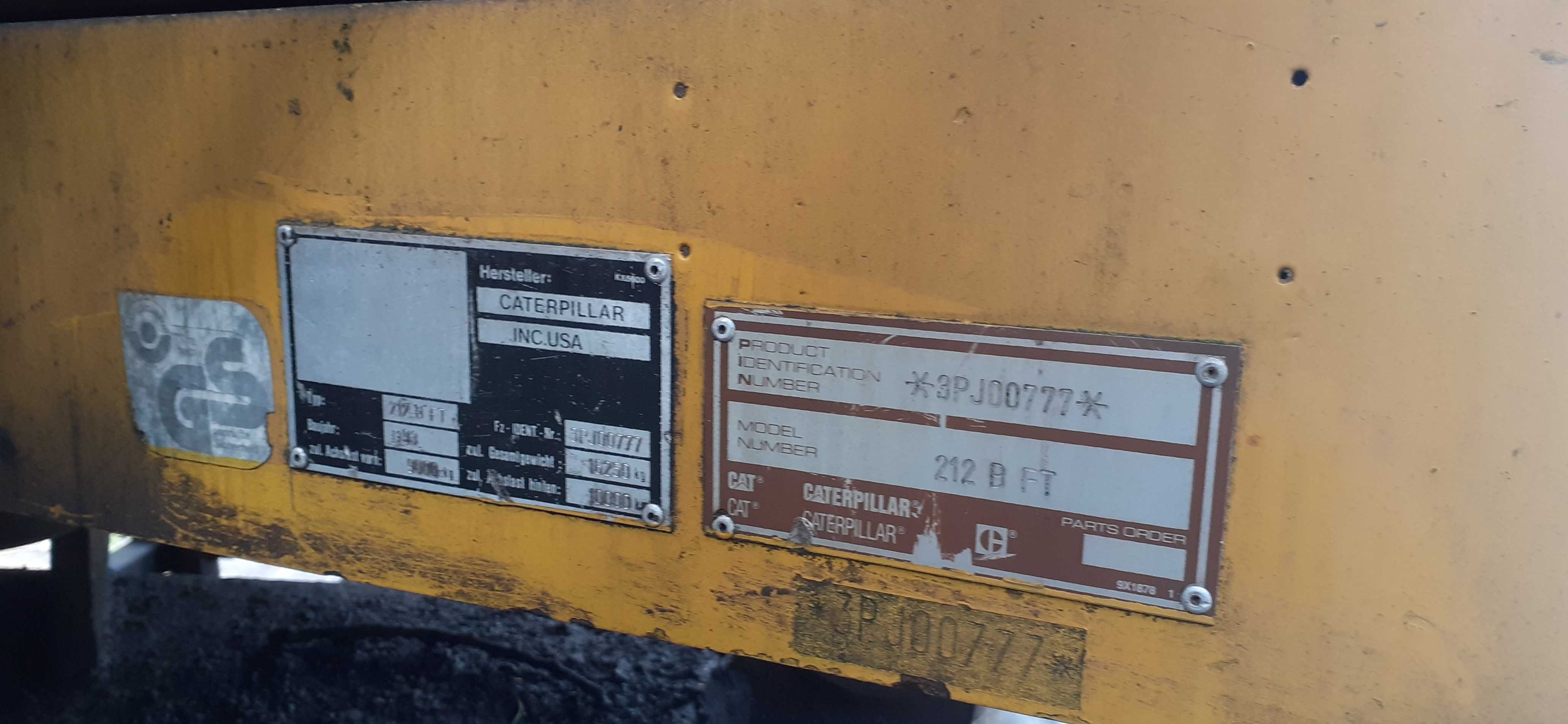 Sprzedam koparkę CAT 212B FT