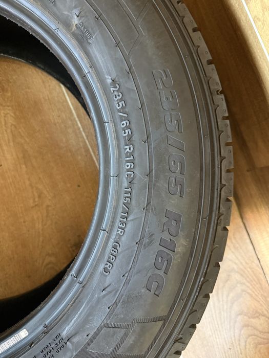 Шини літні Pirelli R16 235/65C 2шт-5мм