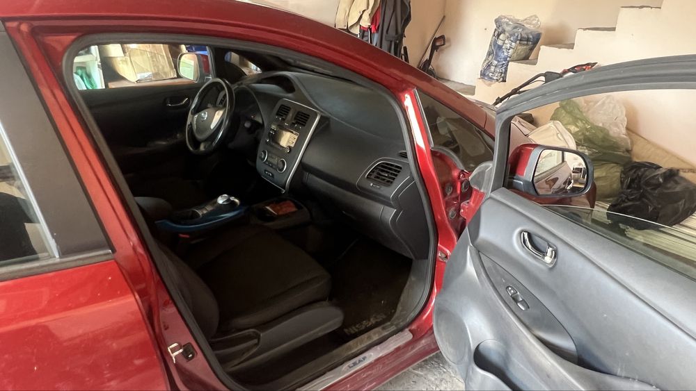 Продам Nissan leaf
