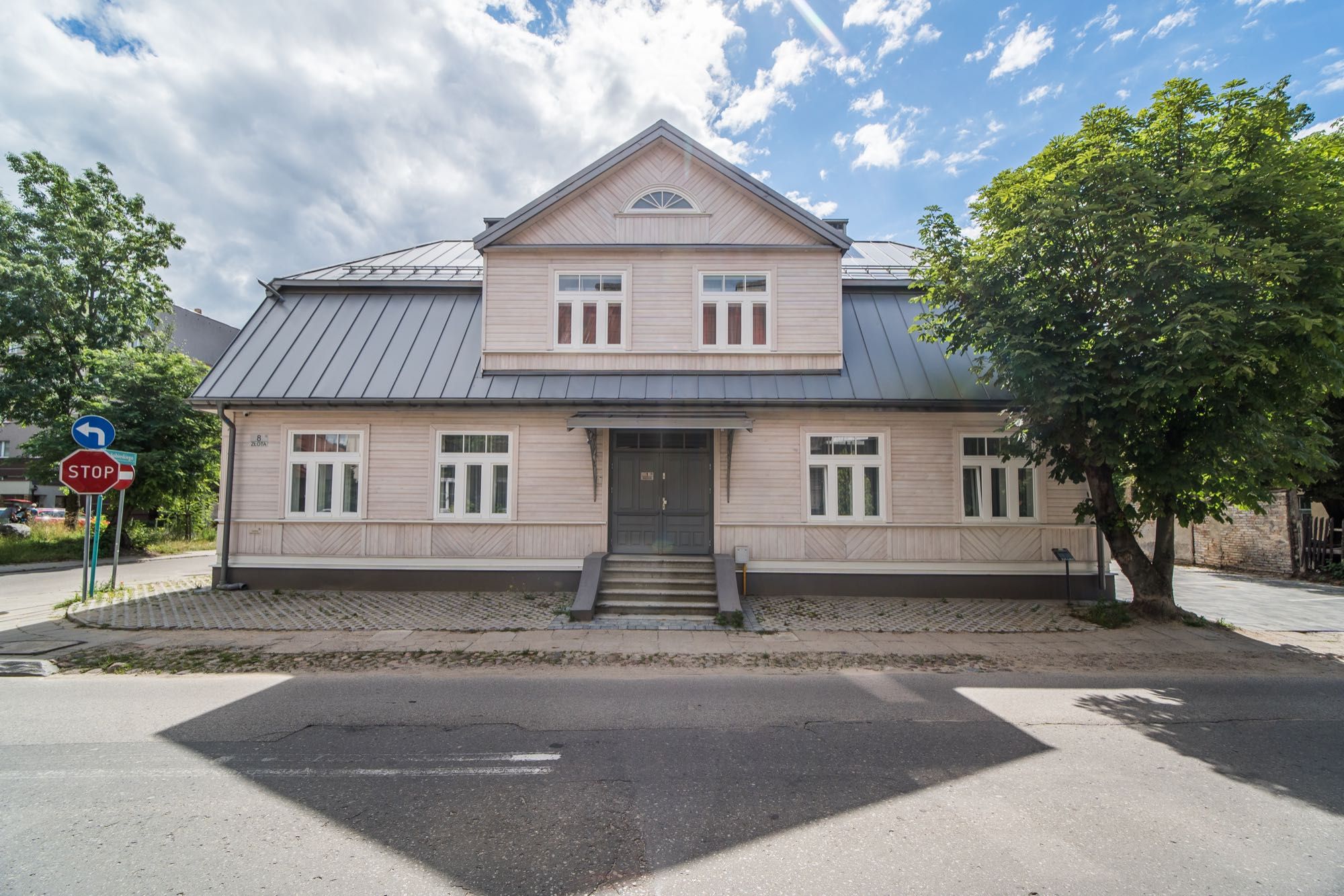 Złota 8 Apartments