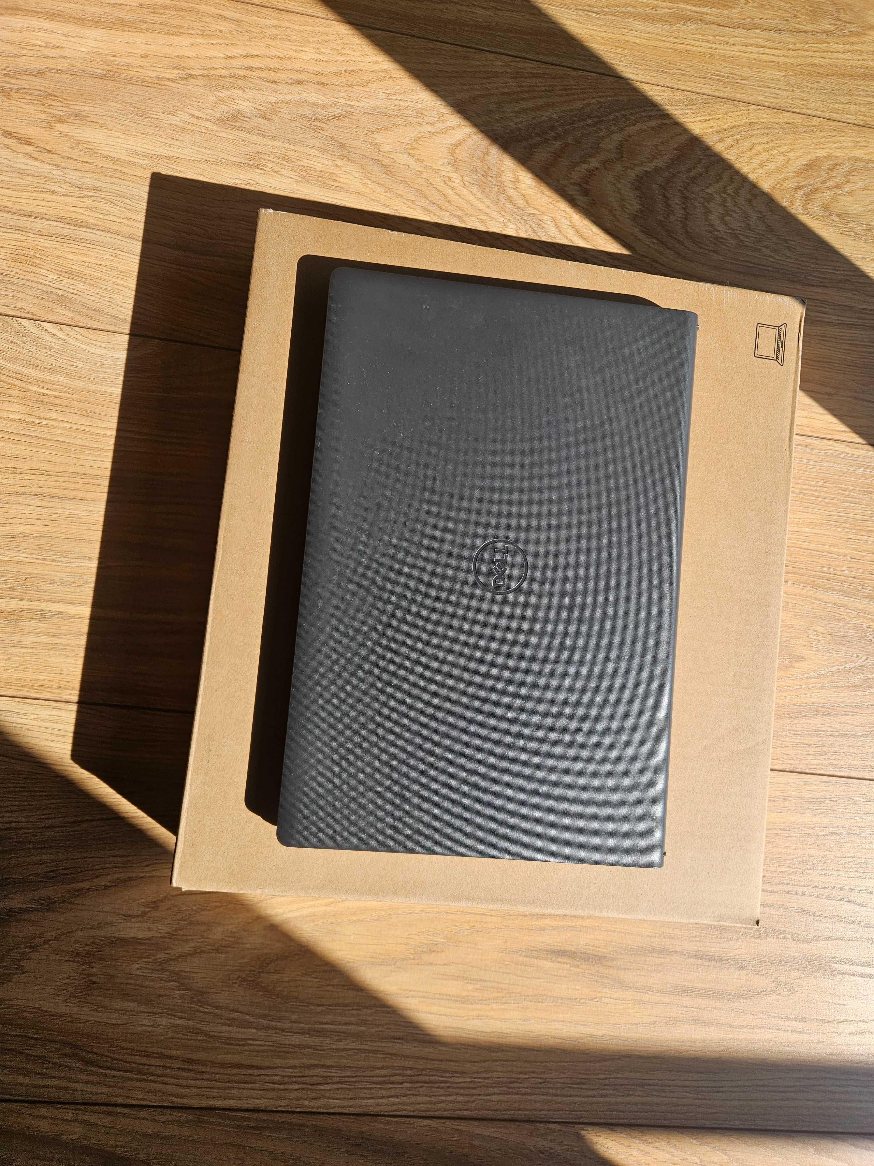 Laptop DELL Vostro i7 16GB RAM 512 GB