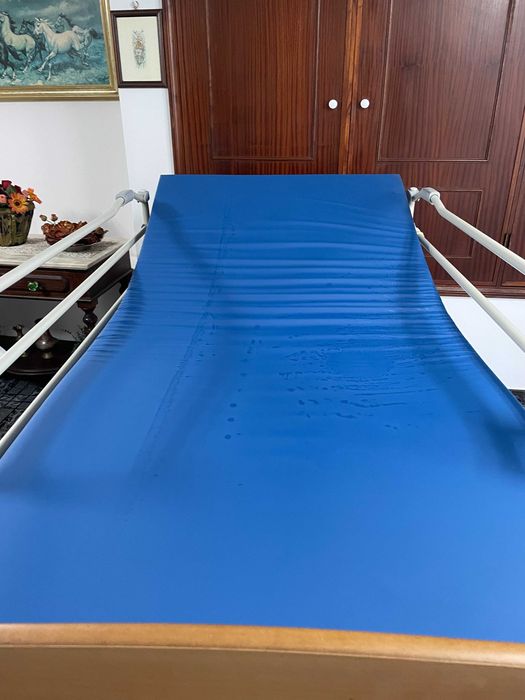 Cama Articulada com Elevador , completamente nova