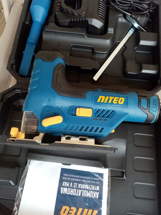 Akumulatorowa wyrzynarka z ładowarką+akumulator+walizka Nowa okazja