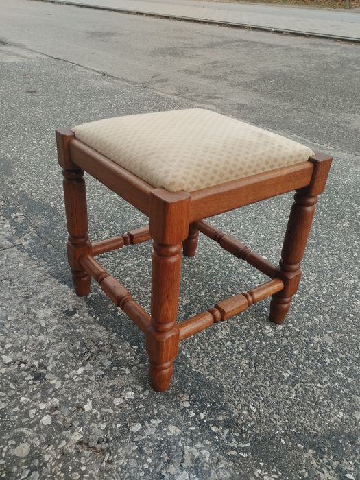 Taboret dębowy drewniany
