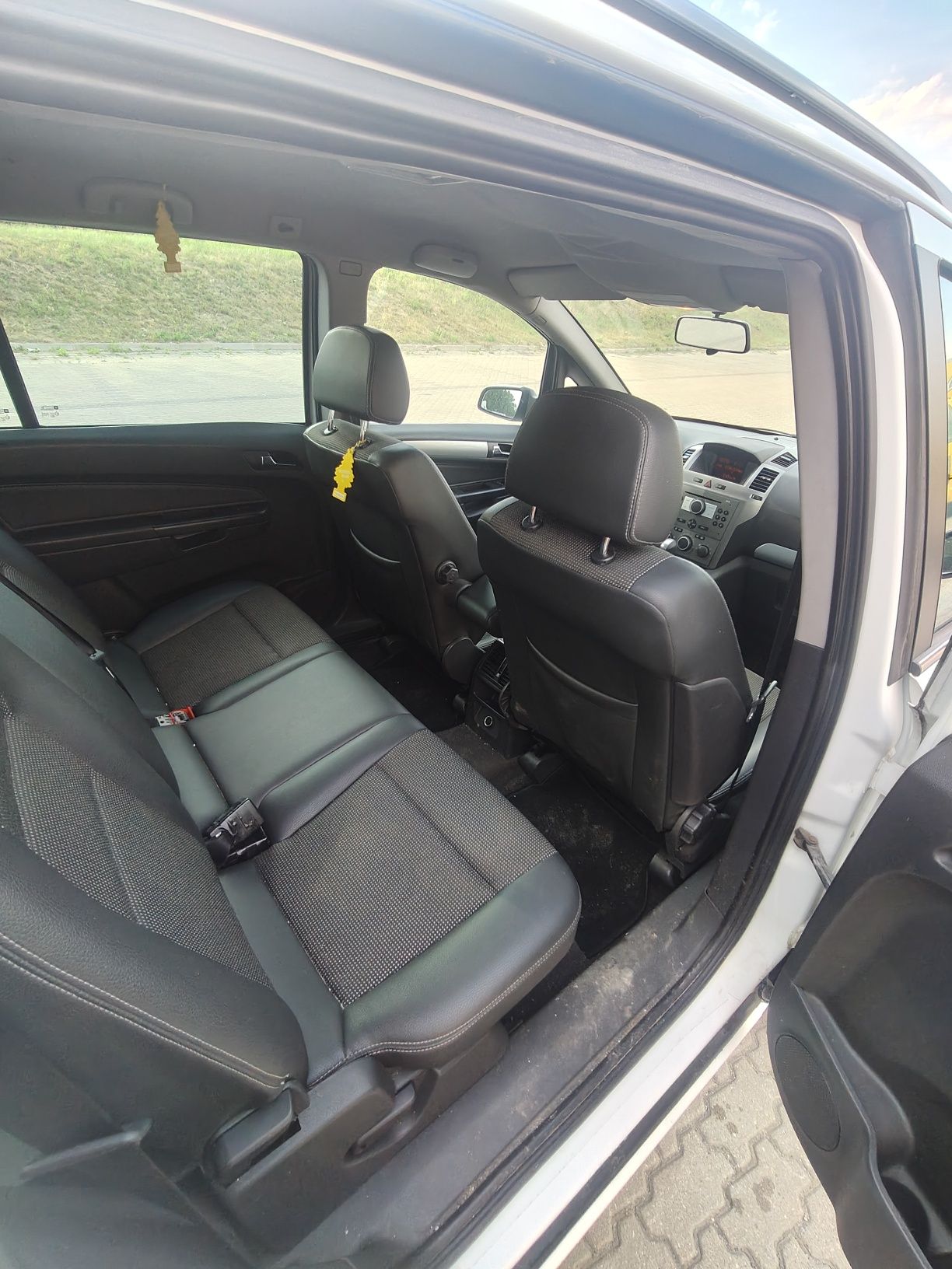 Opel Zafira 1.9cdti 7 osob