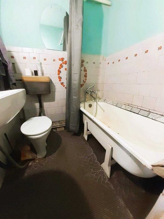 Історичний центр і крапка.